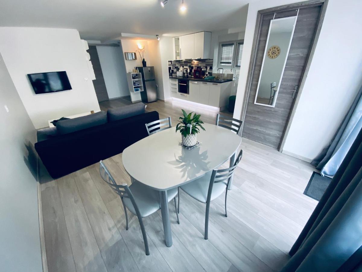 Toul Appartement Entier Avec Parking Prive Au Calme Cosy A Etage Avec Balcon Dış mekan fotoğraf