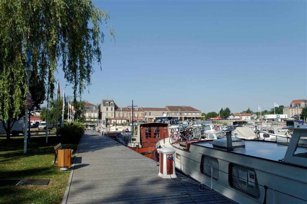 Toul Appartement Entier Avec Parking Prive Au Calme Cosy A Etage Avec Balcon Dış mekan fotoğraf